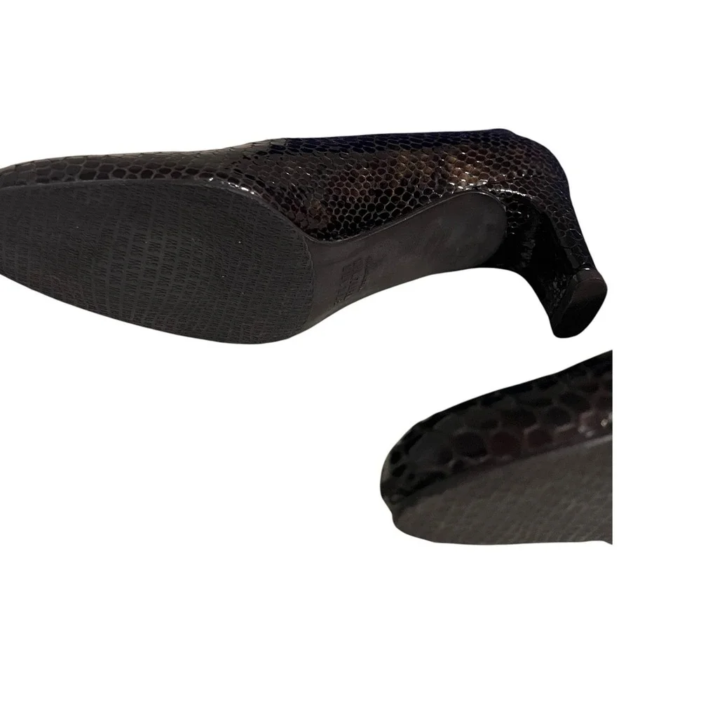 Stuart Weitzman Chicpump Heels Size 7 AAAA Narrow Brown Snake Embossed Low Heel
